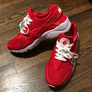 Red Nike Air Huarache